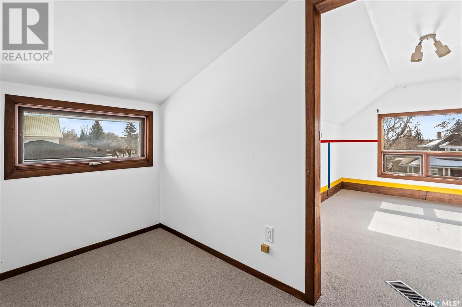 644 Hochelaga Street W, Moose Jaw, Saskatchewan  S6H 2H4 - Photo 34 - SK998361