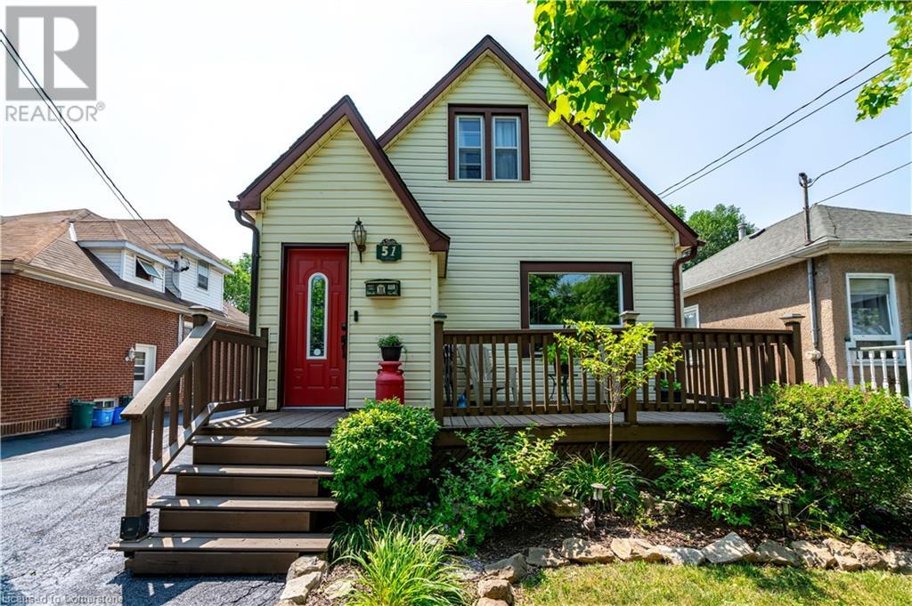 Property at 51 WALLACE Avenue S image 1