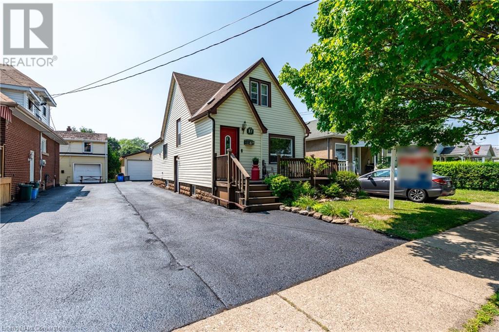 Property at 51 WALLACE Avenue S image 3