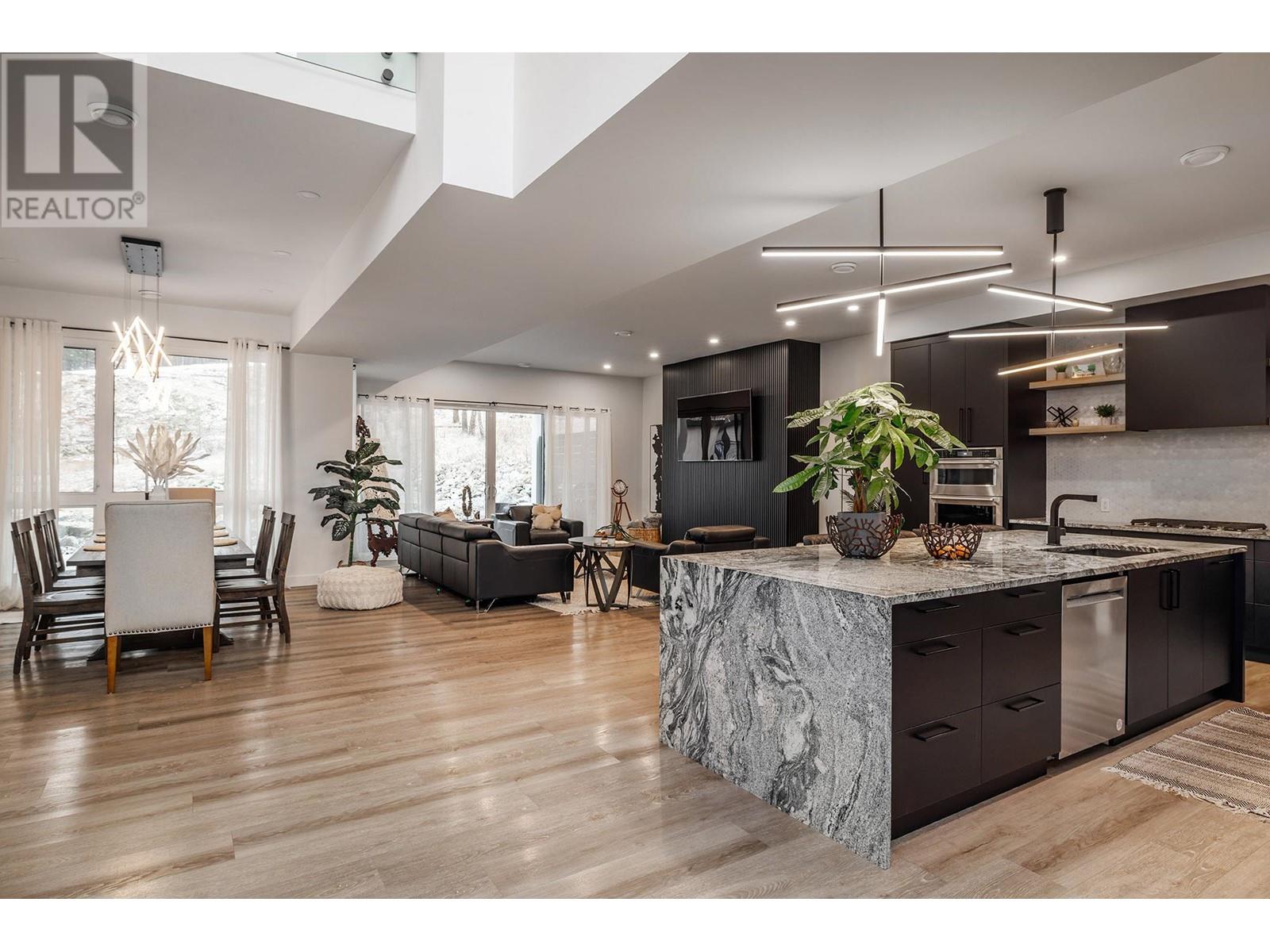 Property at 10235 Beacon Hill Drive image 3
