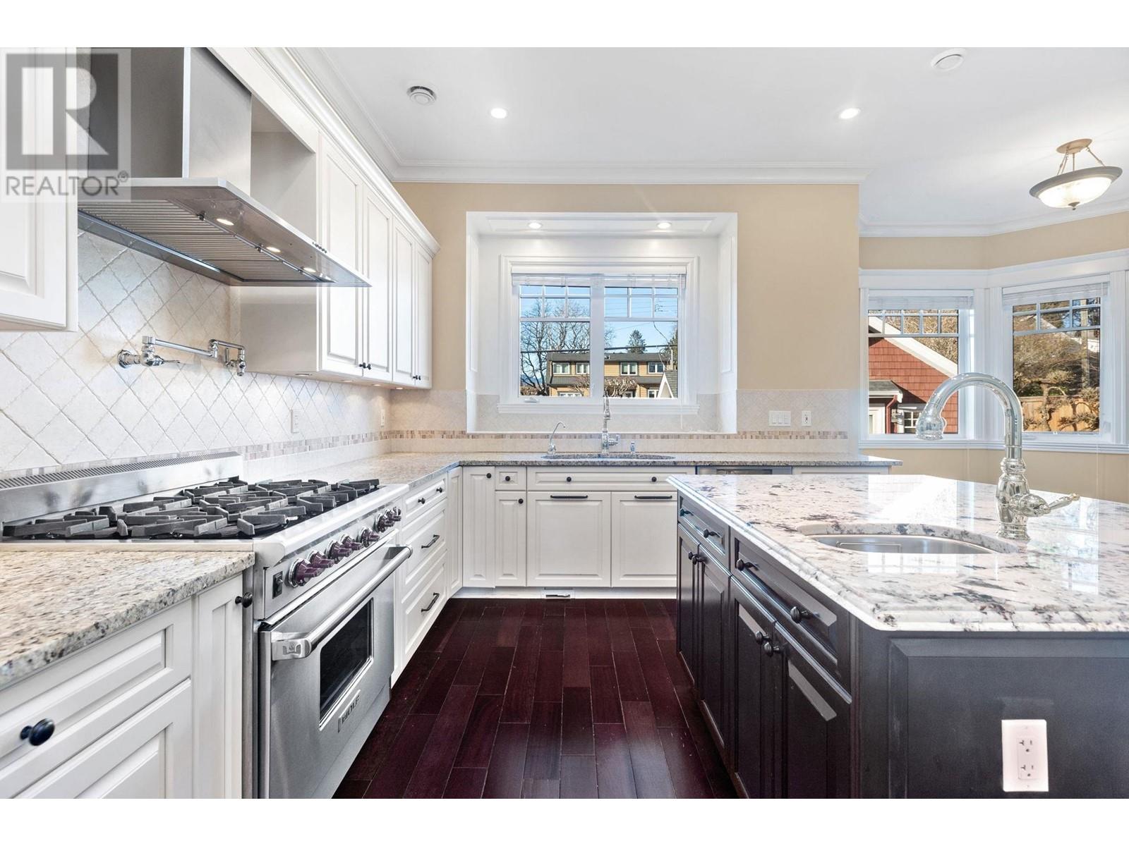 Listing Picture 15 of 40 : 3963 W 23RD AVENUE, Vancouver / 溫哥華 - 魯藝地產 Yvonne Lu Group - MLS Medallion Club Member