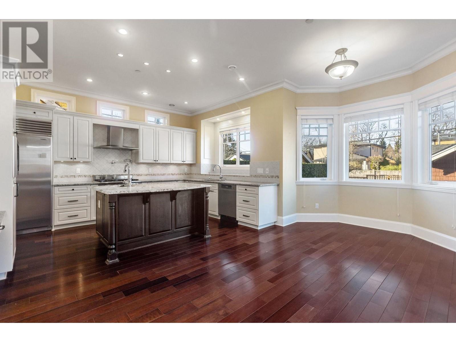 Listing Picture 14 of 40 : 3963 W 23RD AVENUE, Vancouver / 溫哥華 - 魯藝地產 Yvonne Lu Group - MLS Medallion Club Member