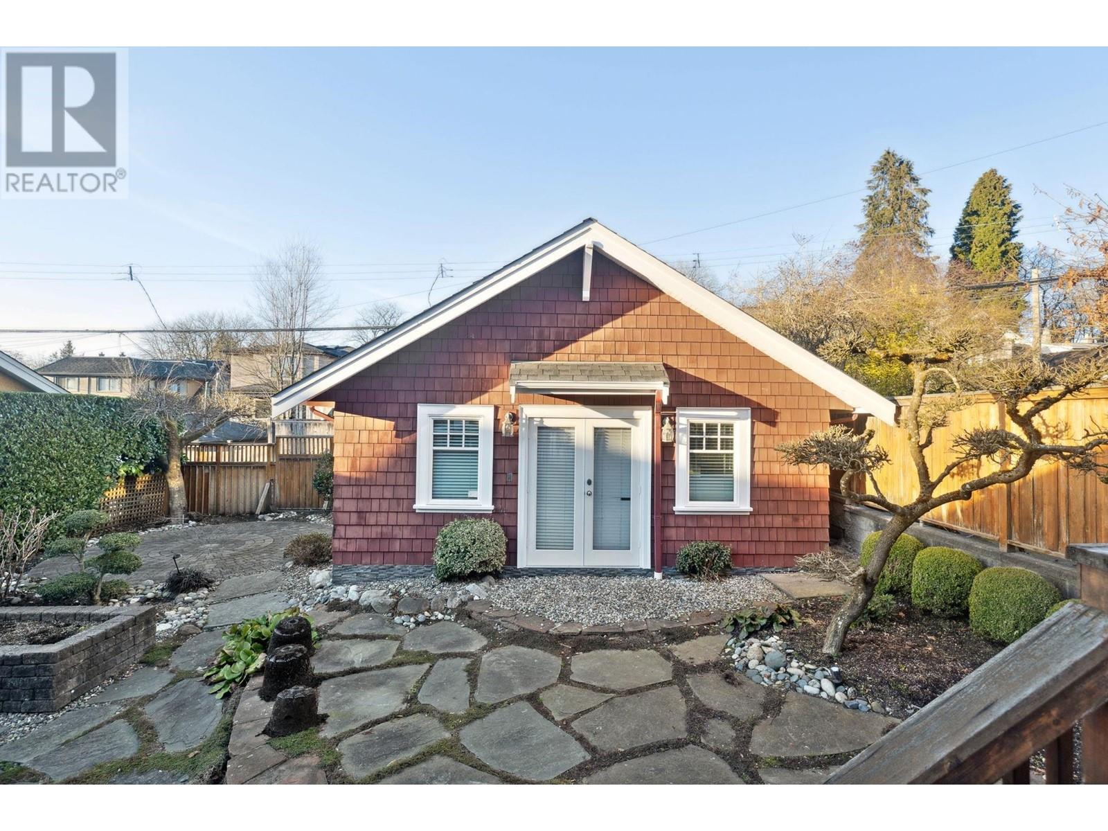 Listing Picture 36 of 40 : 3963 W 23RD AVENUE, Vancouver / 溫哥華 - 魯藝地產 Yvonne Lu Group - MLS Medallion Club Member