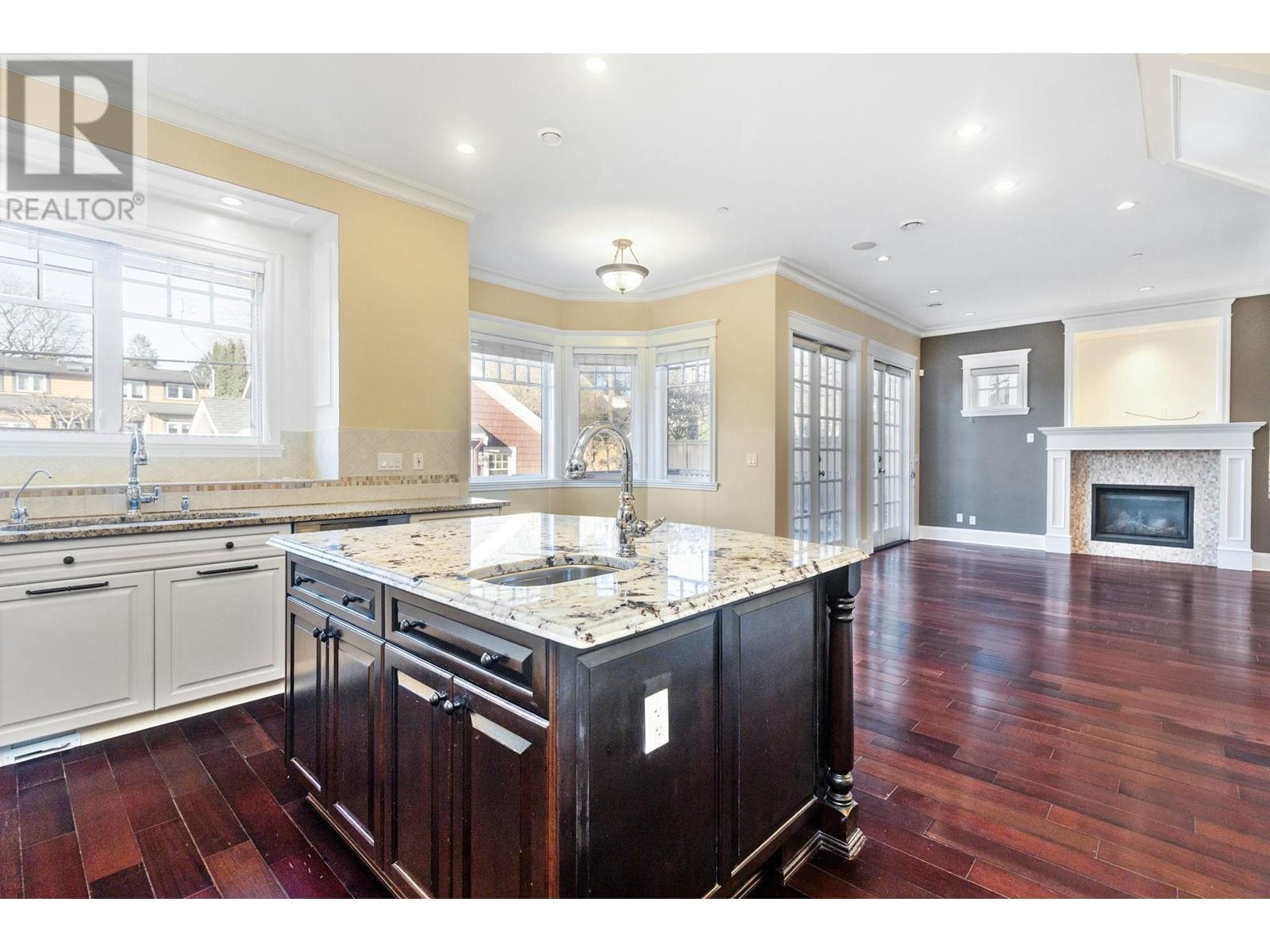 Listing Picture 16 of 40 : 3963 W 23RD AVENUE, Vancouver / 溫哥華 - 魯藝地產 Yvonne Lu Group - MLS Medallion Club Member