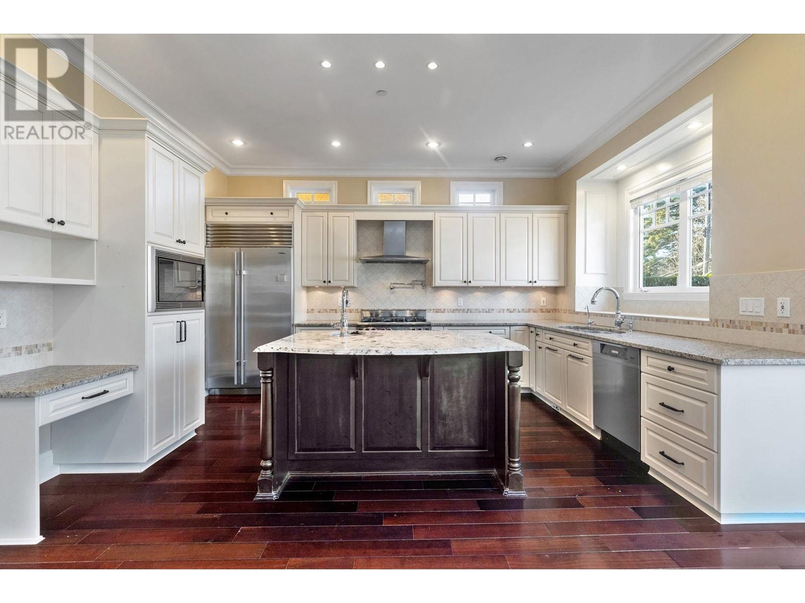 Listing Picture 13 of 40 : 3963 W 23RD AVENUE, Vancouver / 溫哥華 - 魯藝地產 Yvonne Lu Group - MLS Medallion Club Member