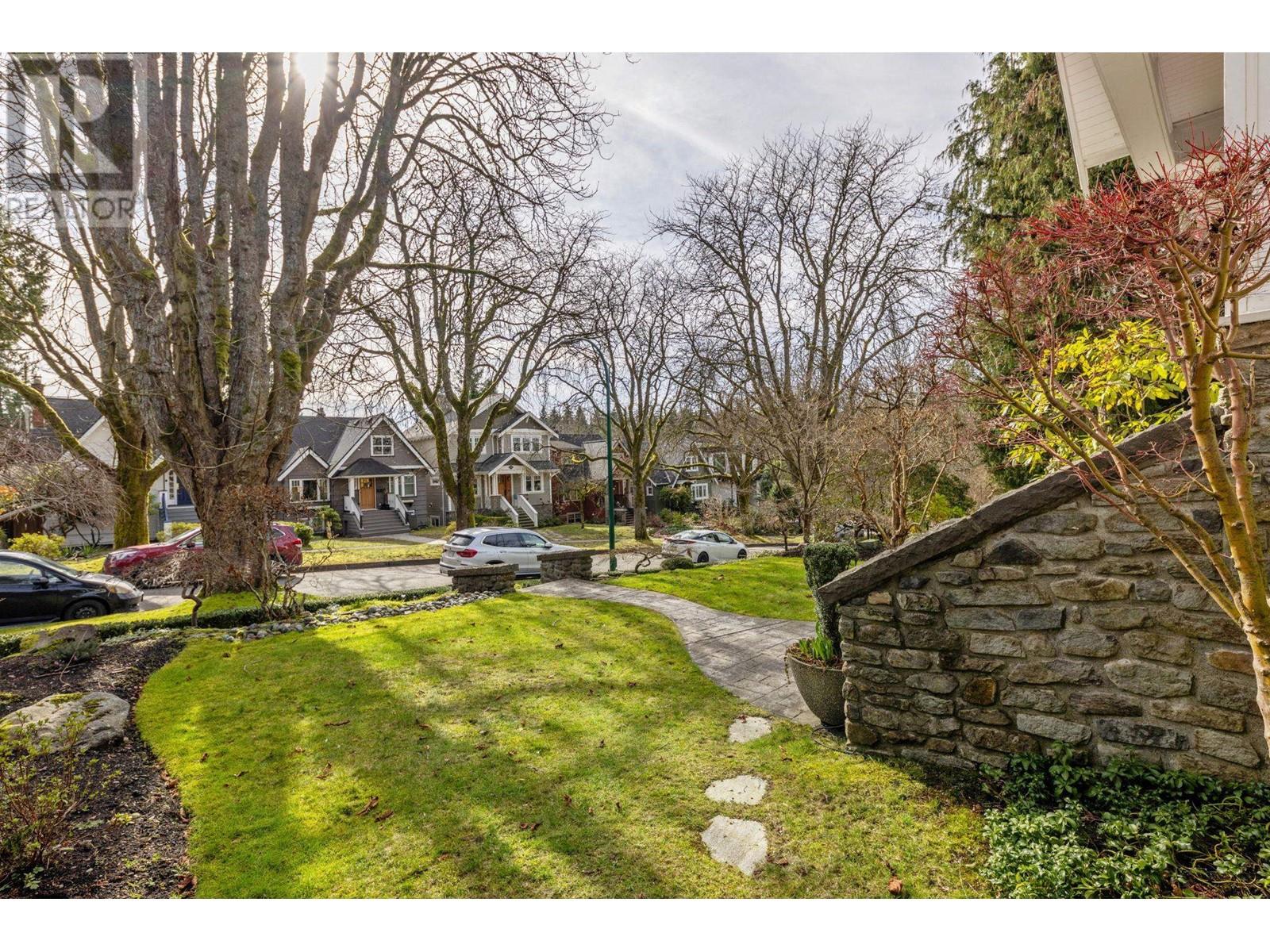 Listing Picture 3 of 40 : 3963 W 23RD AVENUE, Vancouver / 溫哥華 - 魯藝地產 Yvonne Lu Group - MLS Medallion Club Member