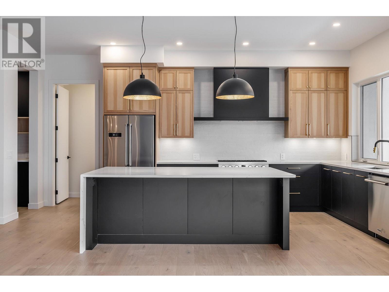 Property at 10274 Beacon Hill Drive image 5