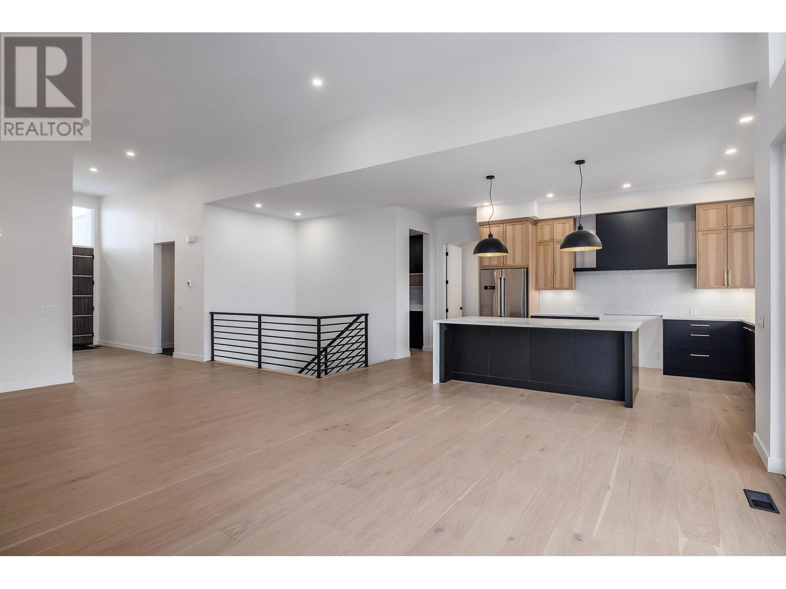 Property at 10274 Beacon Hill Drive image 4