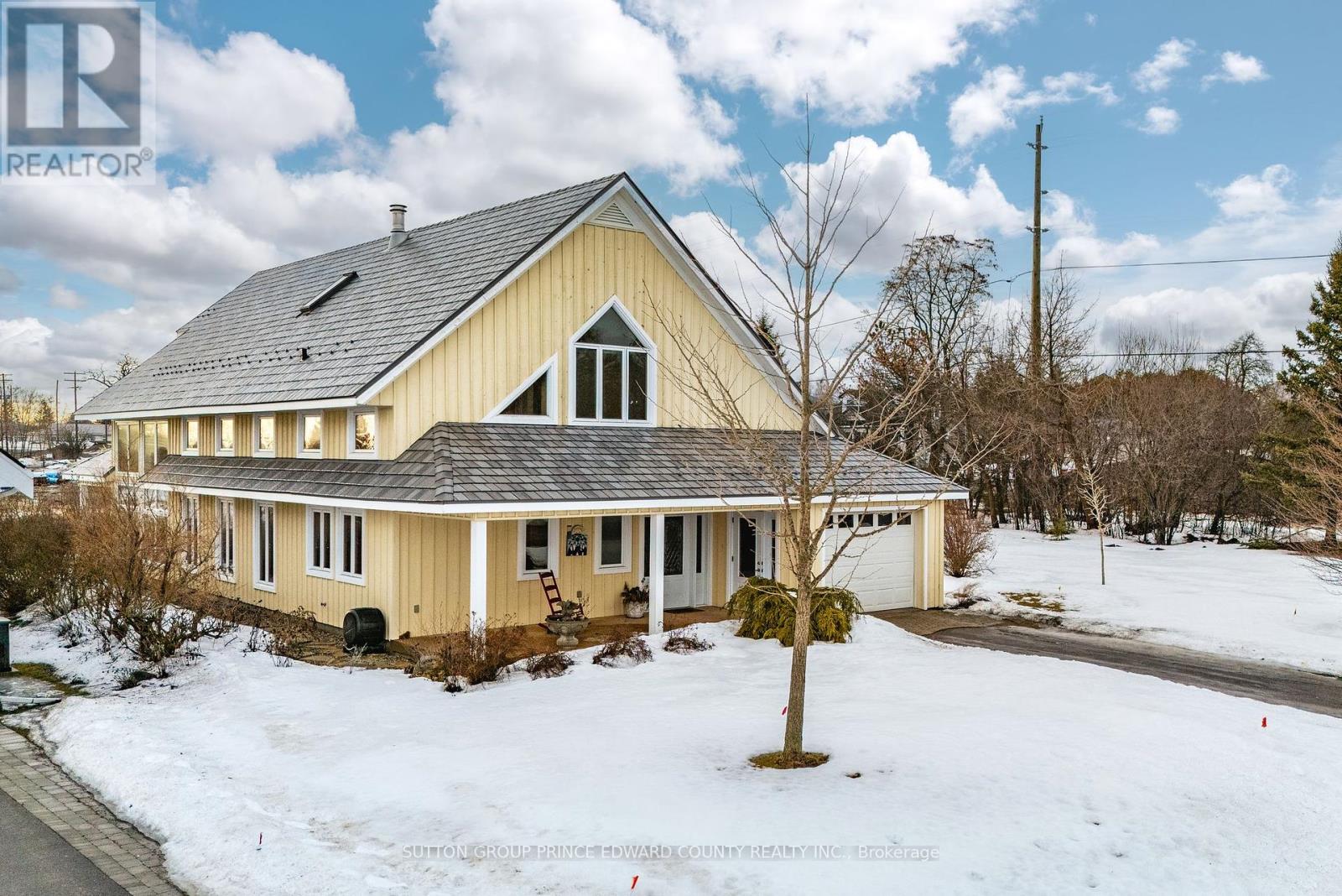4 CARLA COURT, Prince Edward County, Ontario