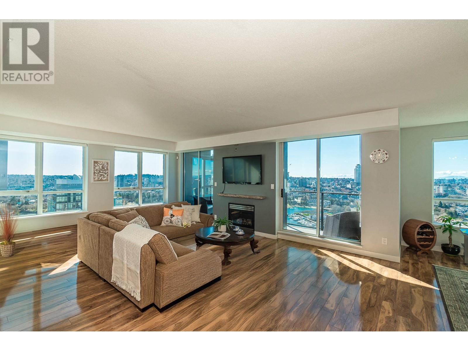 Property at 3601 1438 RICHARDS STREET image 3