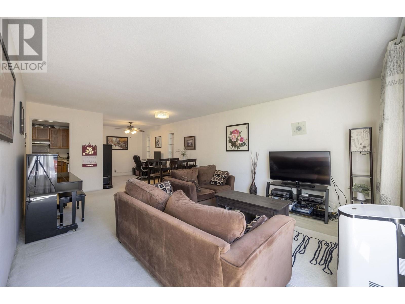 Property at 304 2140 BRIAR AVENUE image 4