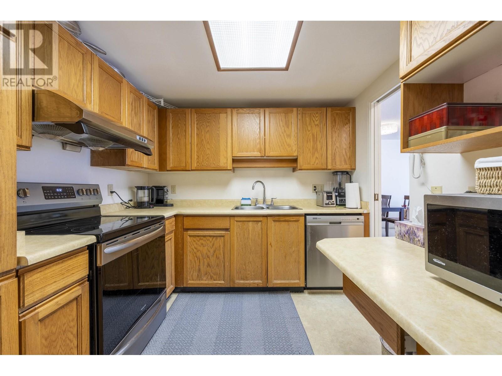 Property at 304 2140 BRIAR AVENUE image 5