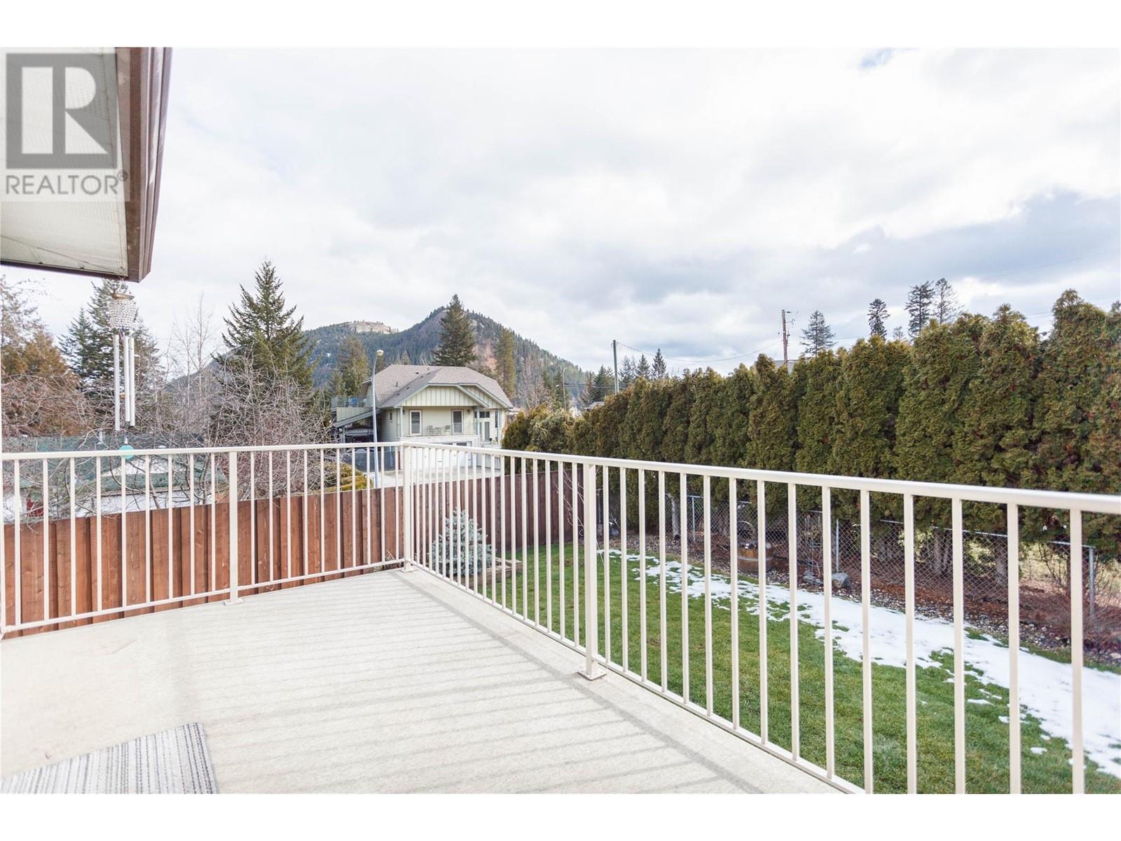 2250 Linea Crescent Lot# 10, Lumby, British Columbia  V0E 2G0 - Photo 34 - 10338032
