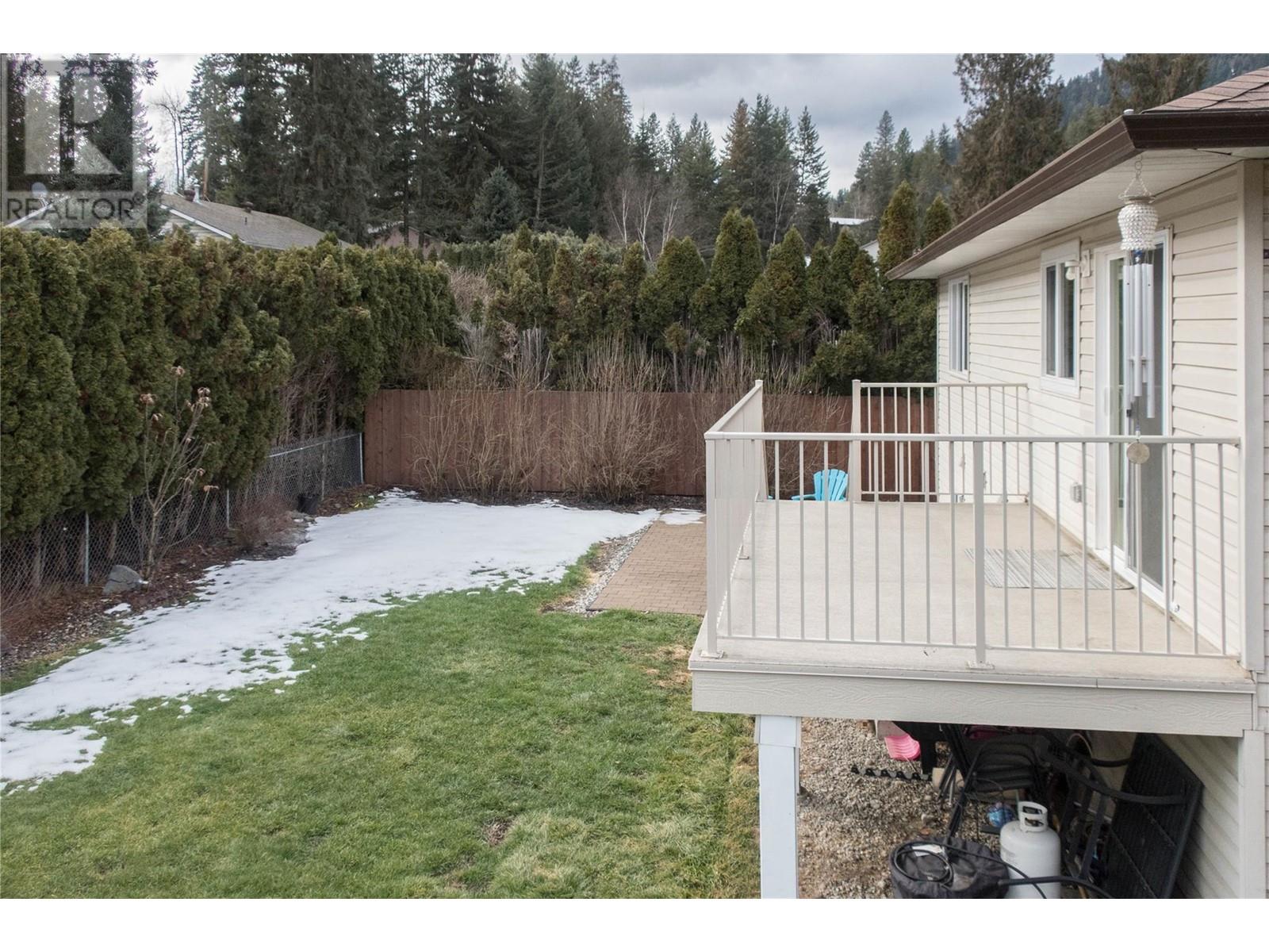 2250 Linea Crescent Lot# 10, Lumby, British Columbia  V0E 2G0 - Photo 39 - 10338032