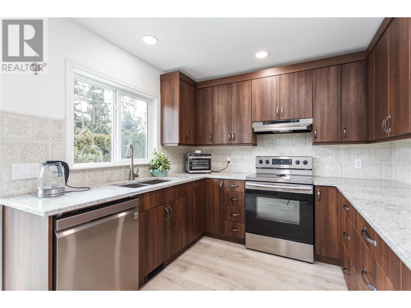Property at 2250 Linea Crescent Lot# 10 image 4