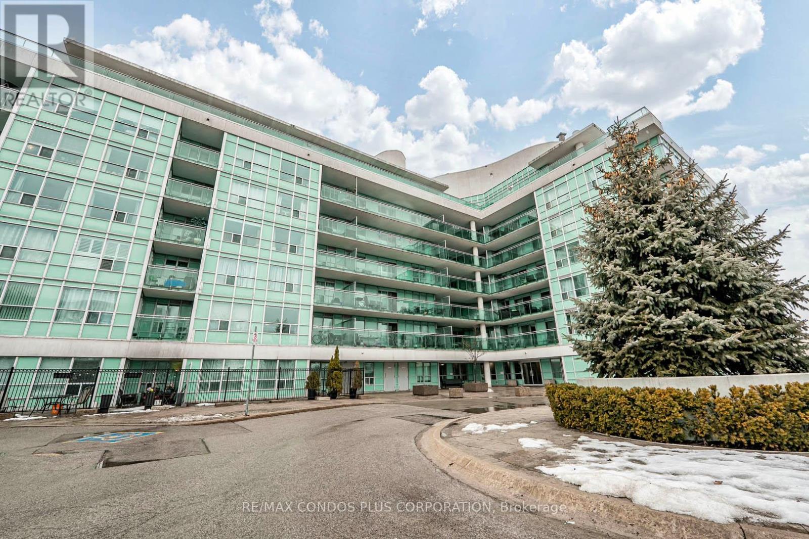 Property at 227 - 60 FAIRFAX CRESCENT image 1
