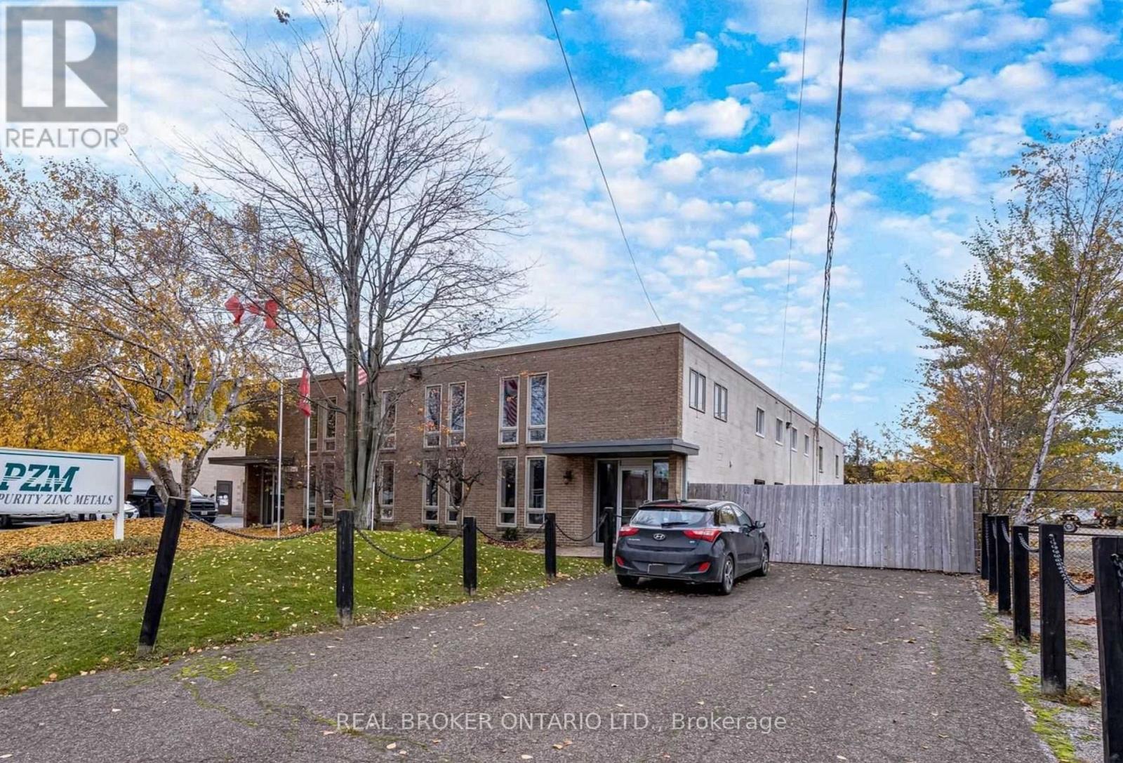 5 - 310 Arvin Avenue, Hamilton (Stoney Creek Industrial), Ontario  L8E 2M1 - Photo 2 - X12007560