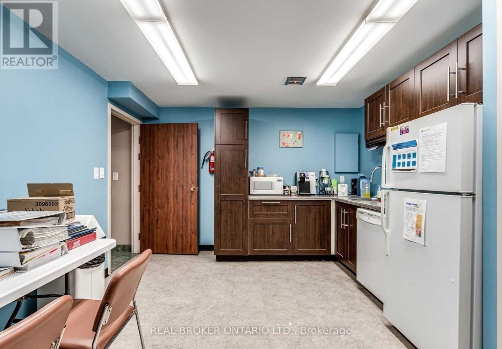 5 - 310 Arvin Avenue, Hamilton (Stoney Creek Industrial), Ontario  L8E 2M1 - Photo 6 - X12007560