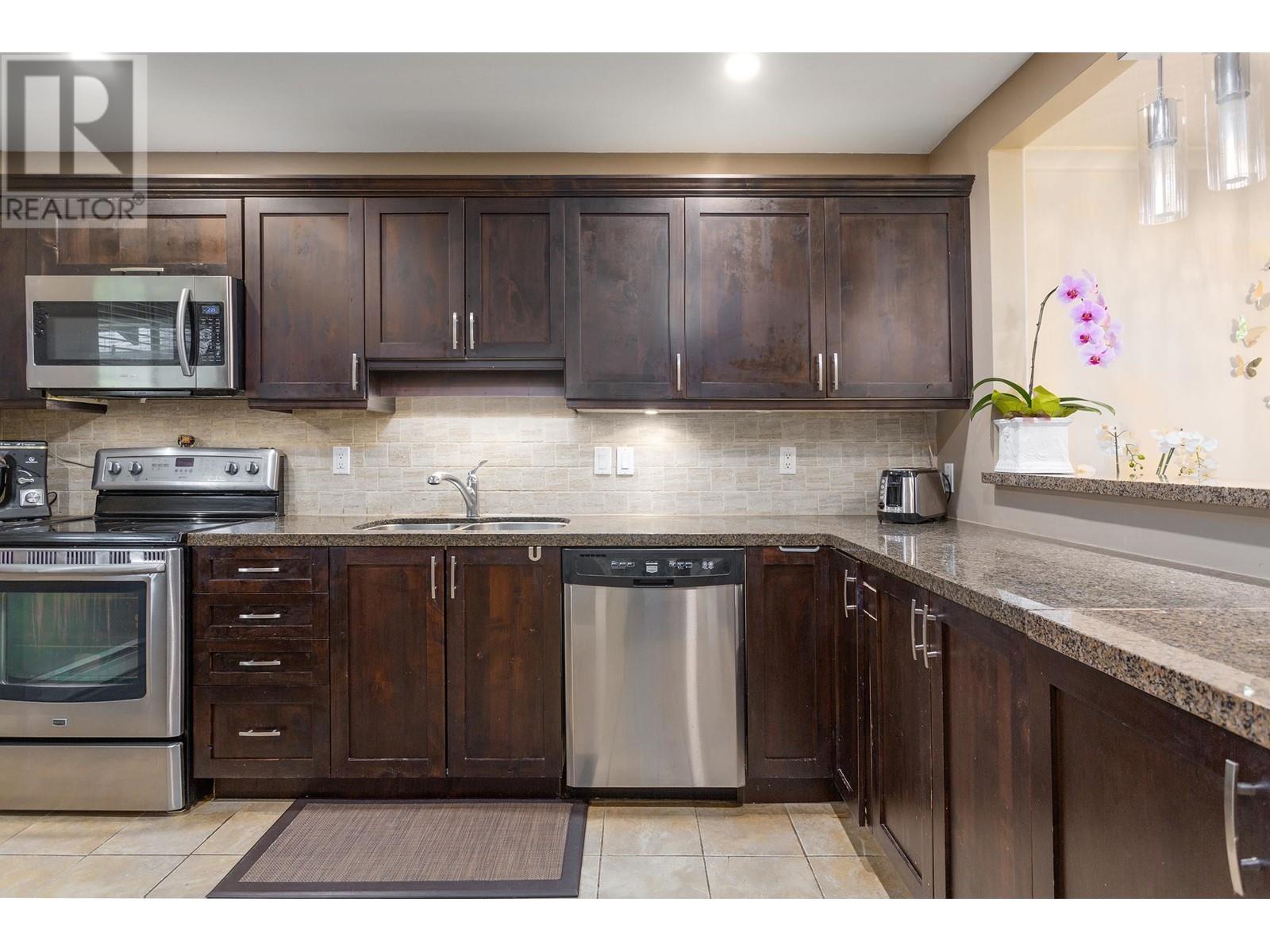 810 Roche Point Drive, North Vancouver, British Columbia  V7H 2T8 - Photo 8 - R2973316