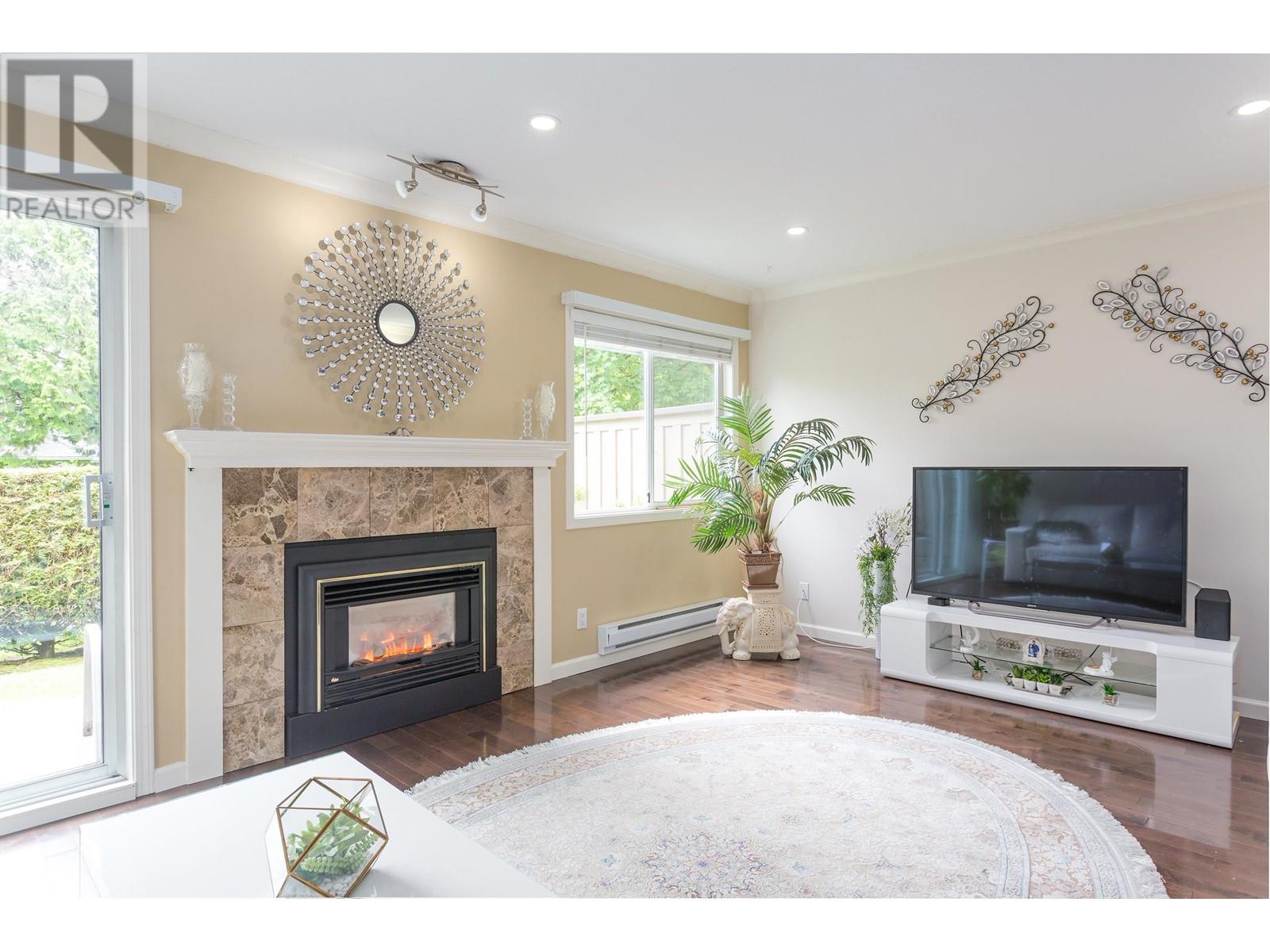 810 Roche Point Drive, North Vancouver, British Columbia  V7H 2T8 - Photo 2 - R2973316