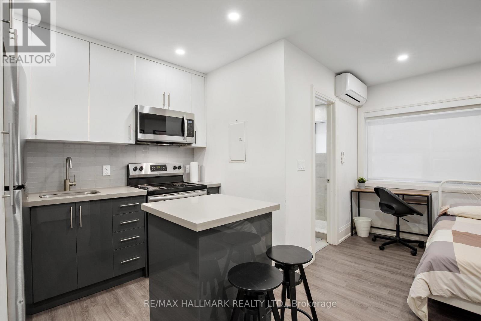 3 - 595 St Clair Avenue W, Toronto, Ontario  M6C 1A3 - Photo 6 - C12007739