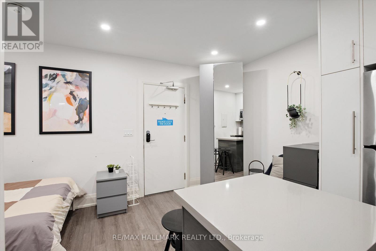 3 - 595 St Clair Avenue W, Toronto, Ontario  M6C 1A3 - Photo 8 - C12007739