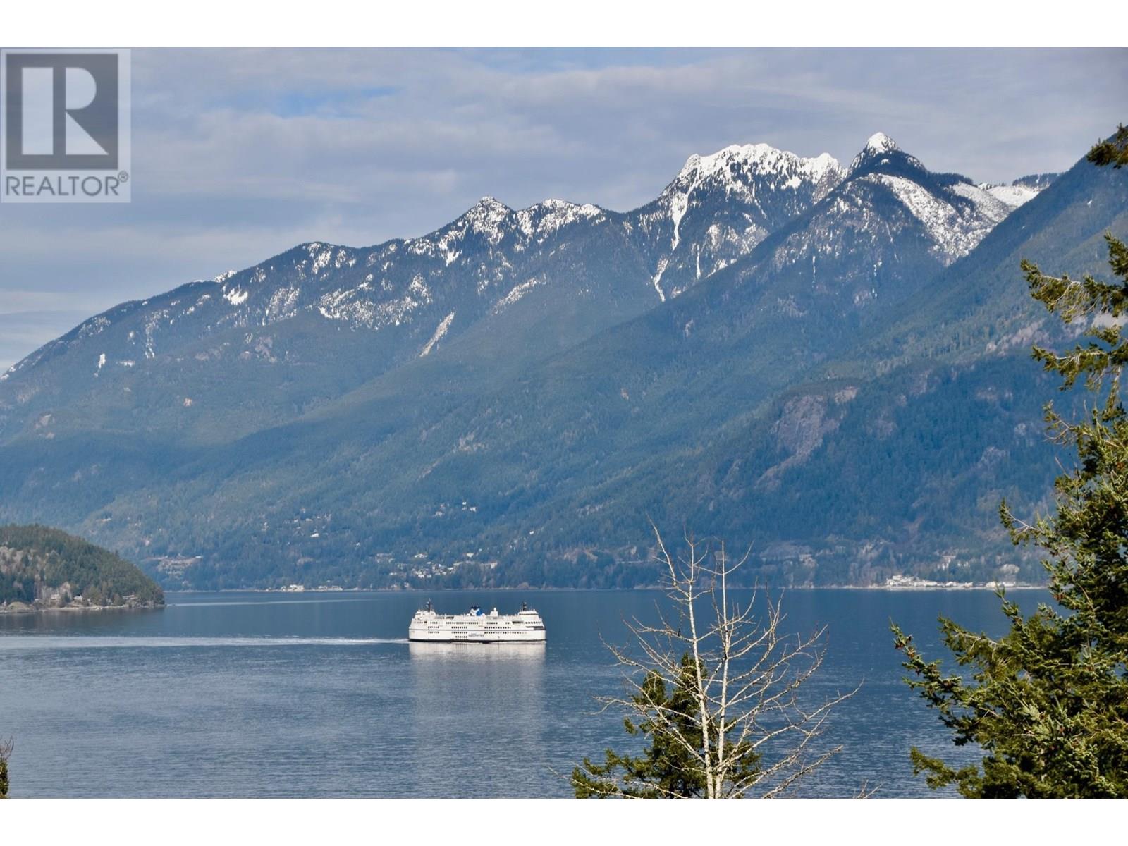 6404 Wellington Avenue, West Vancouver, British Columbia  V7W 2H6 - Photo 3 - R2974129