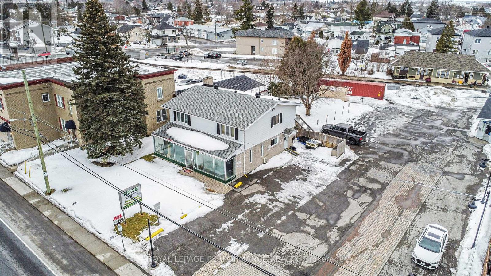 711 Principale Street, Casselman, Ontario  K0A 1M0 - Photo 4 - X12007822
