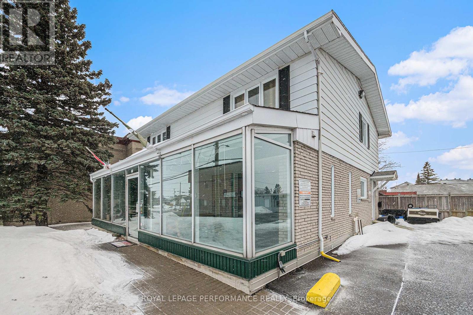 711 Principale Street, Casselman, Ontario  K0A 1M0 - Photo 8 - X12007822