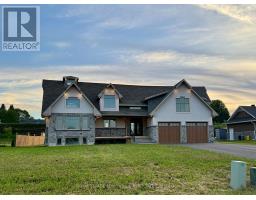 14 Fairway Drive N, Petawawa, Ca