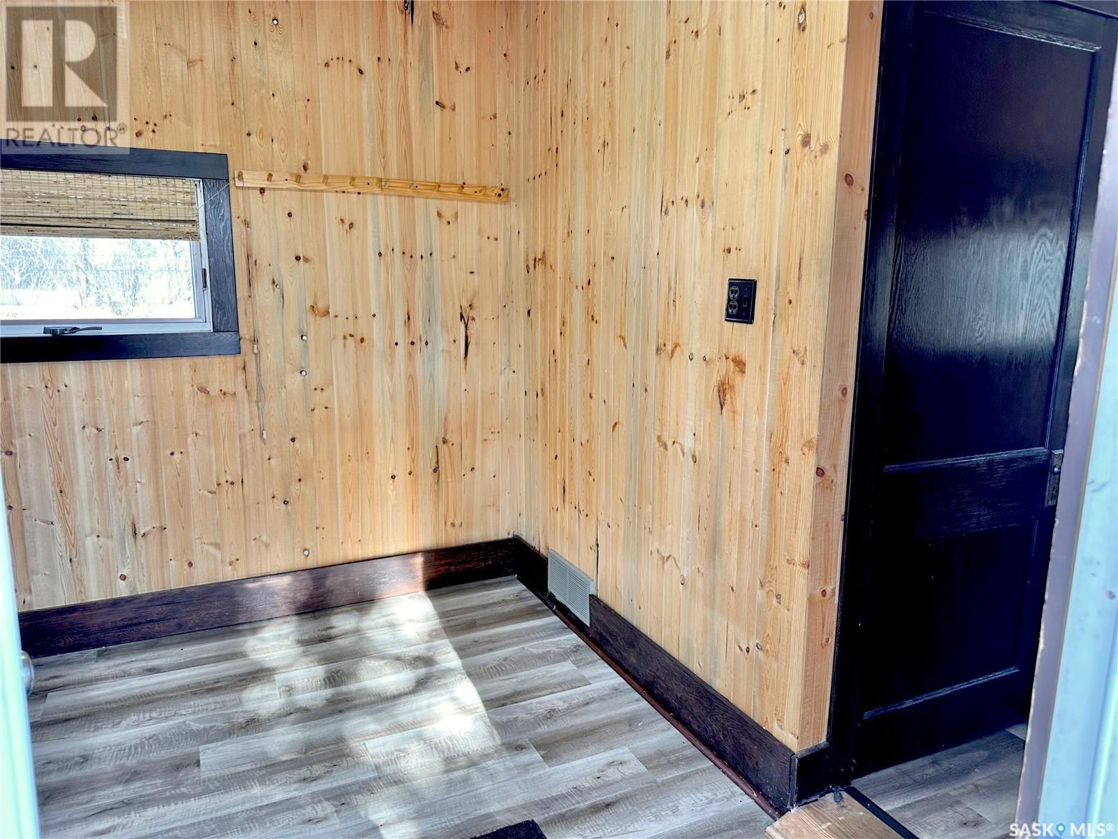 Property at 107 2nd AVENUE W image 3
