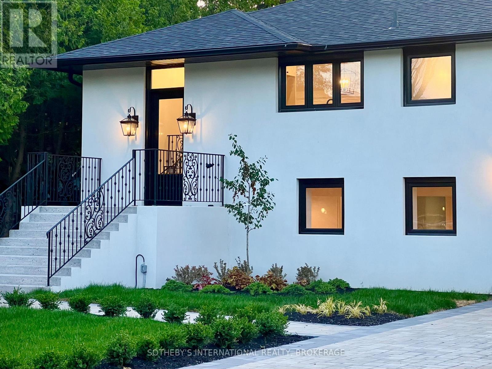 Property at 489 REGENT STREET image 3