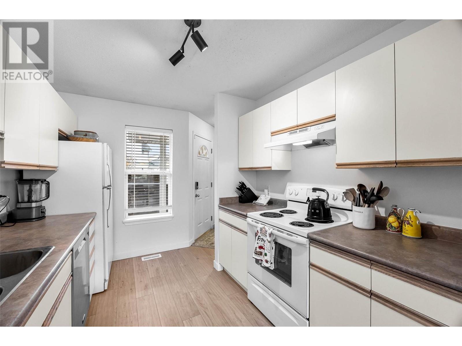 Property at 1920 HUGH ALLAN Drive Unit# 2 image 5