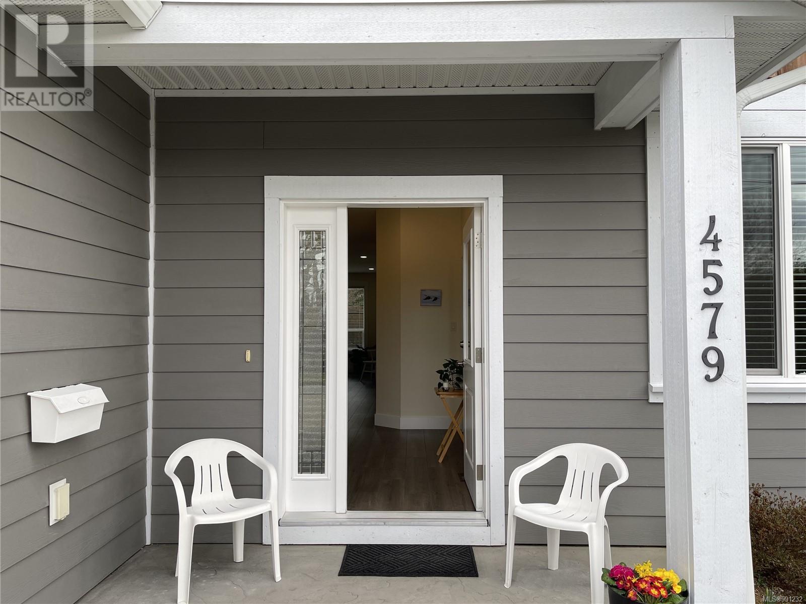 Property at 4579 Beaufort St image 3