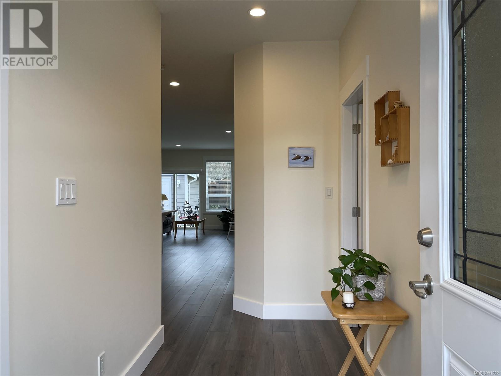 Property at 4579 Beaufort St image 4