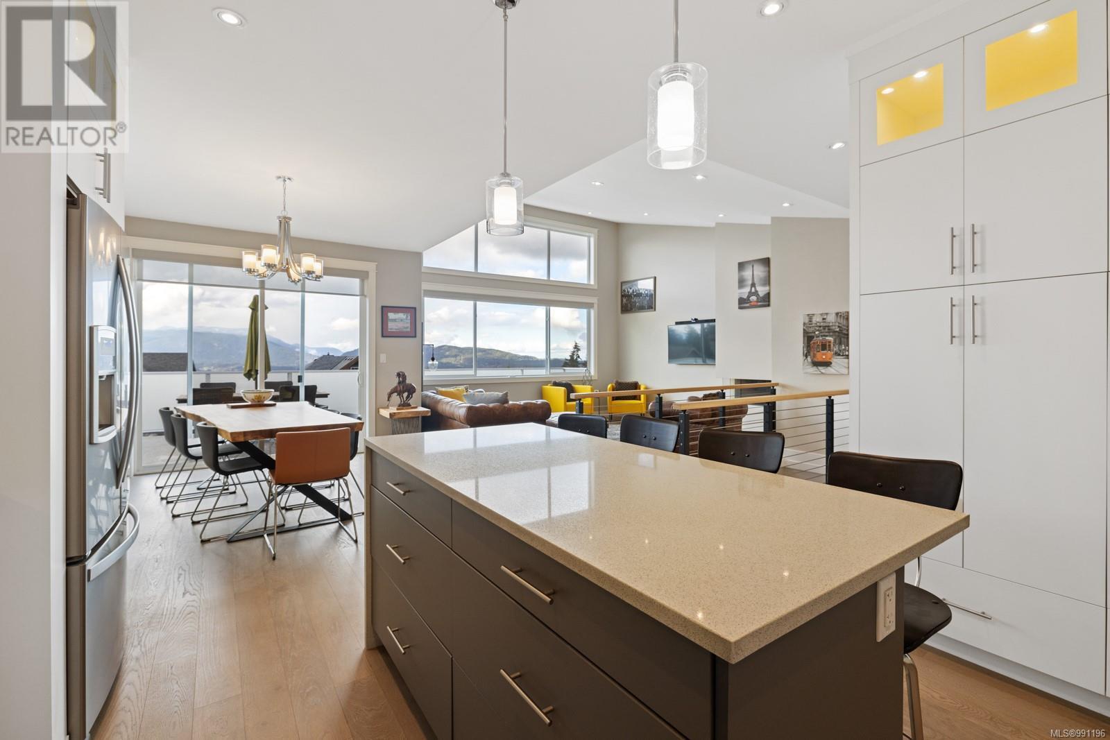 Property at 6089 Sansum Dr image 5