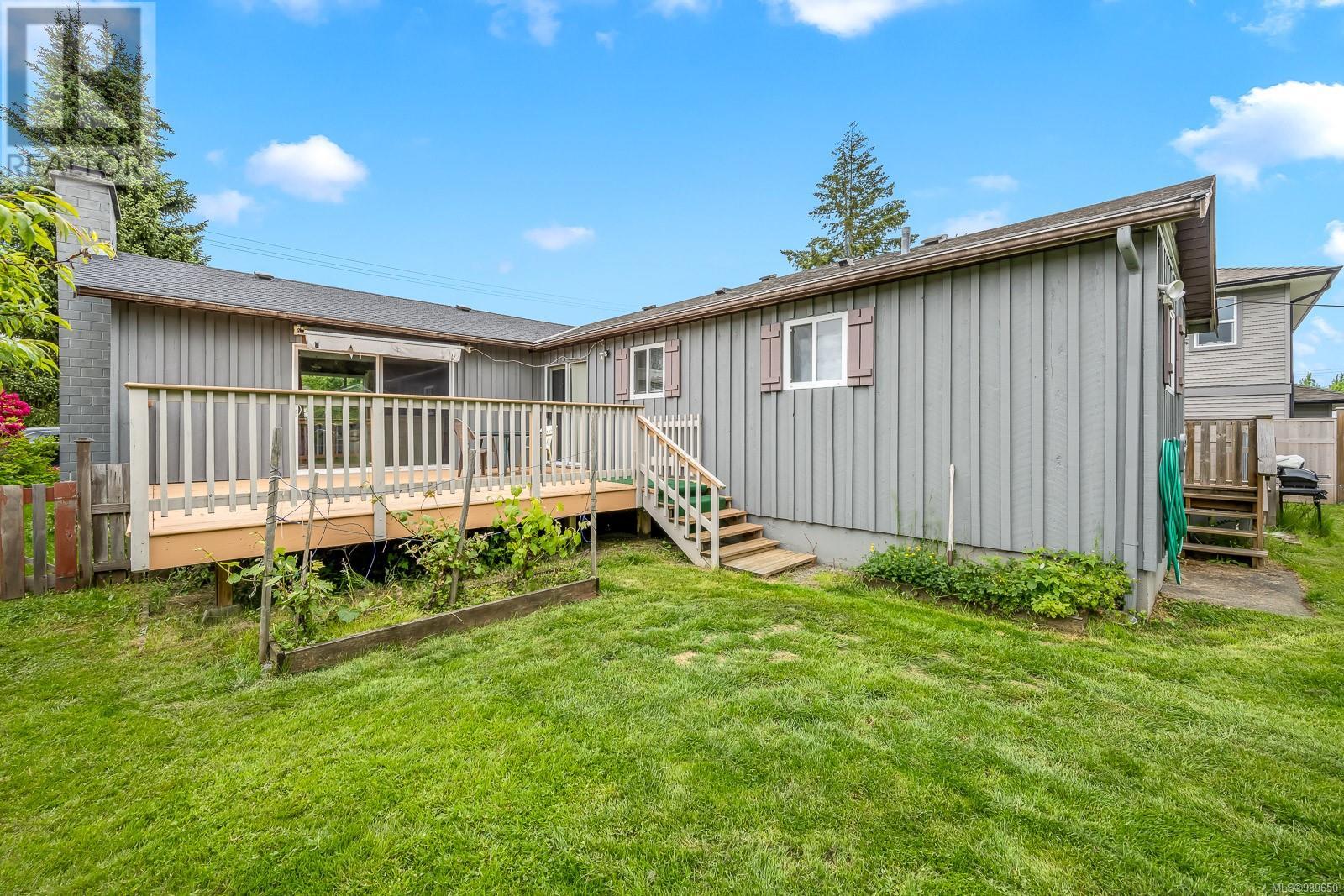 Property at 1535 Willemar Ave image 3