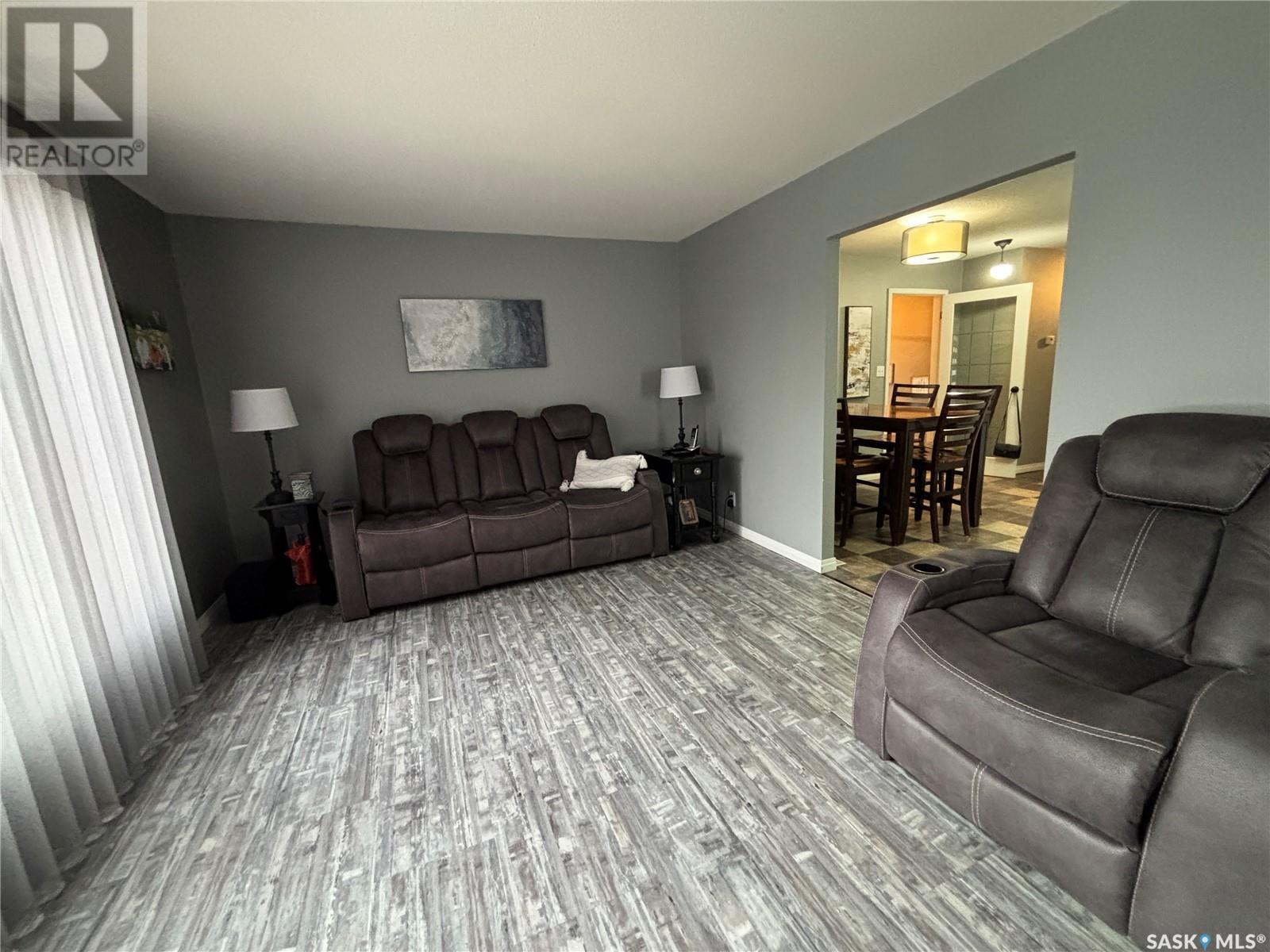 408 Parsons Avenue, Maple Creek, Saskatchewan  S0N 1N0 - Photo 22 - SK996963