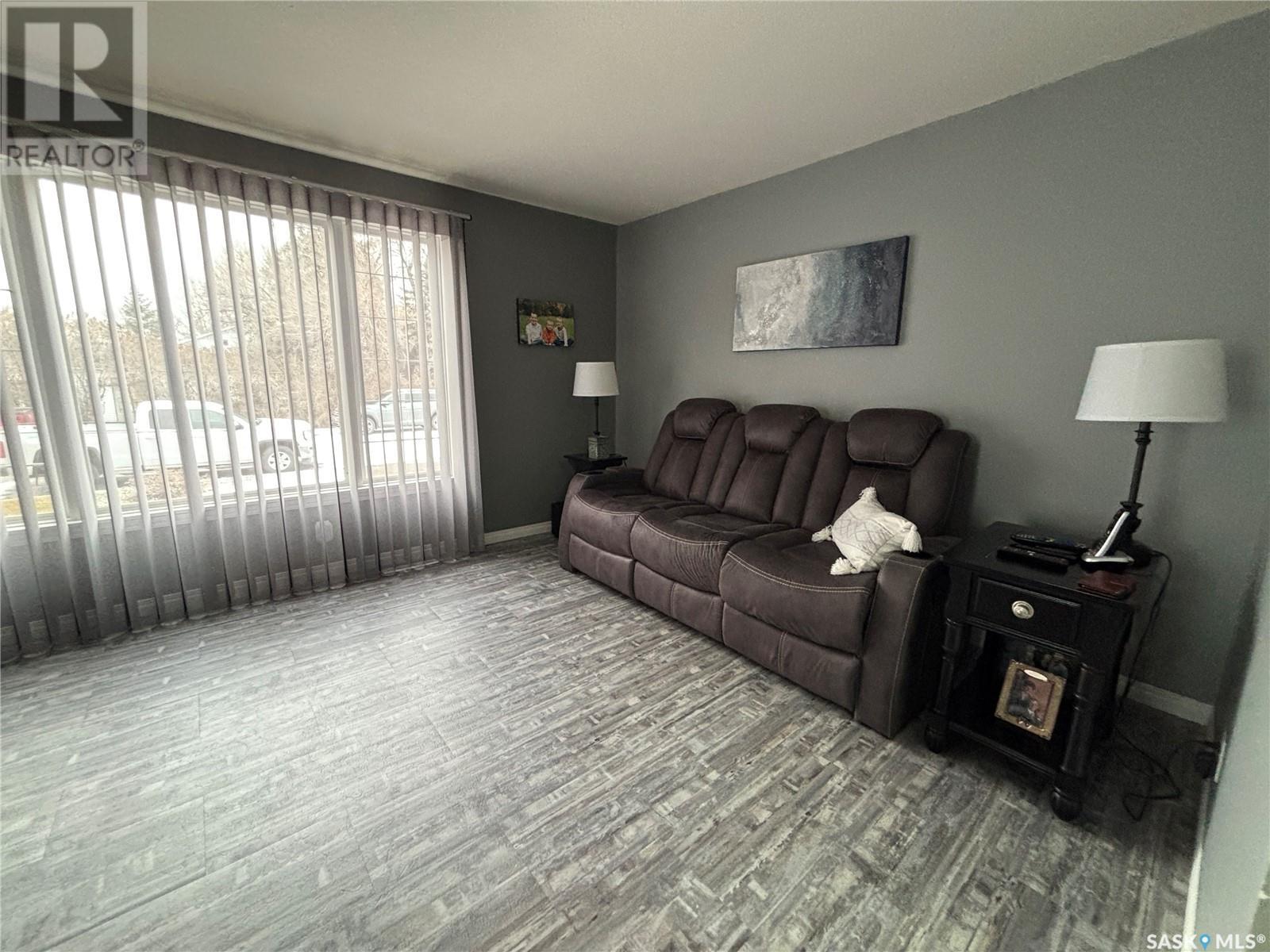 408 Parsons Avenue, Maple Creek, Saskatchewan  S0N 1N0 - Photo 21 - SK996963