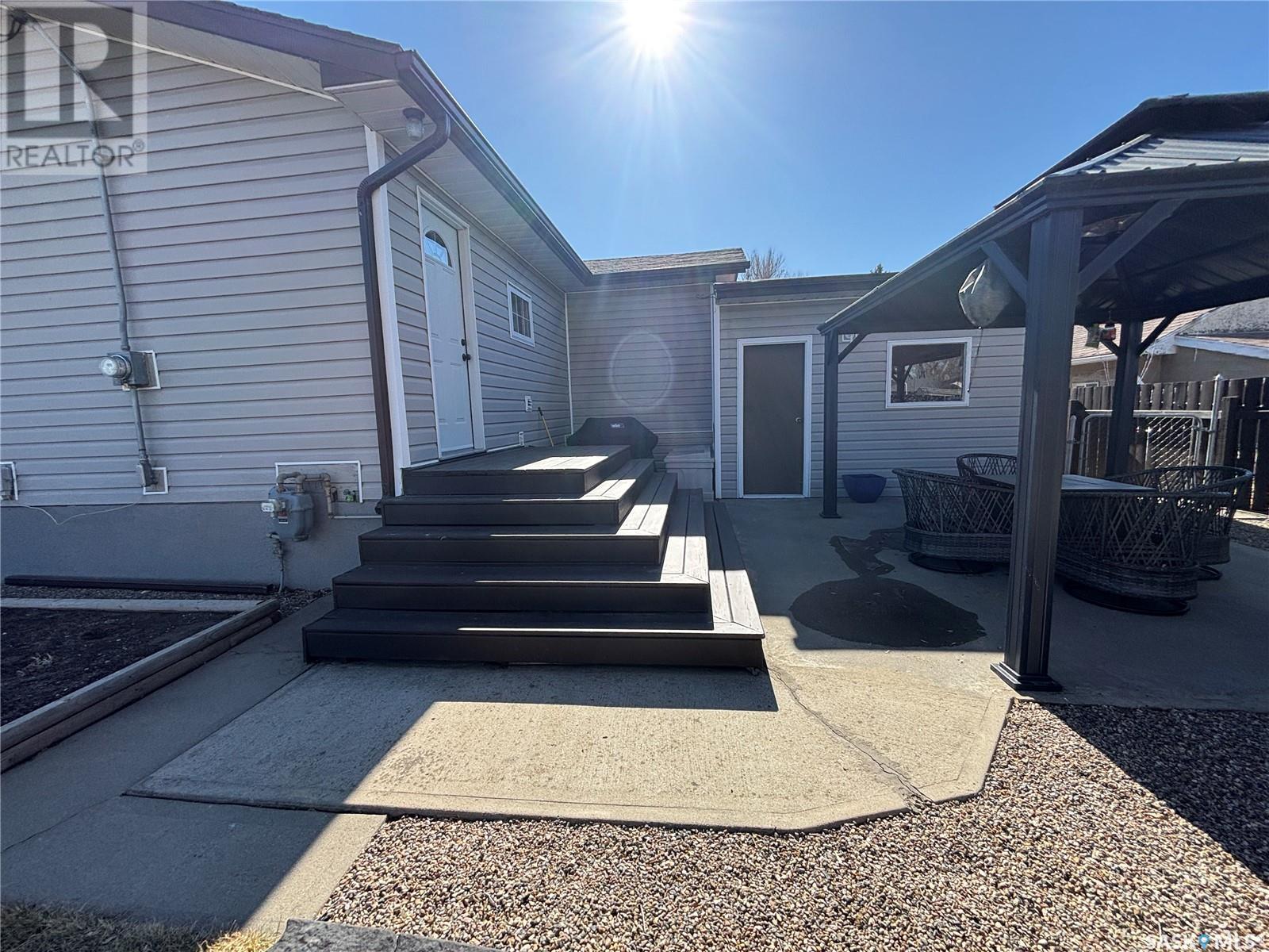 408 Parsons Avenue, Maple Creek, Saskatchewan  S0N 1N0 - Photo 6 - SK996963