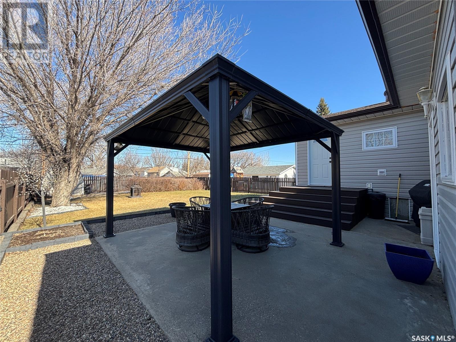 408 Parsons Avenue, Maple Creek, Saskatchewan  S0N 1N0 - Photo 4 - SK996963