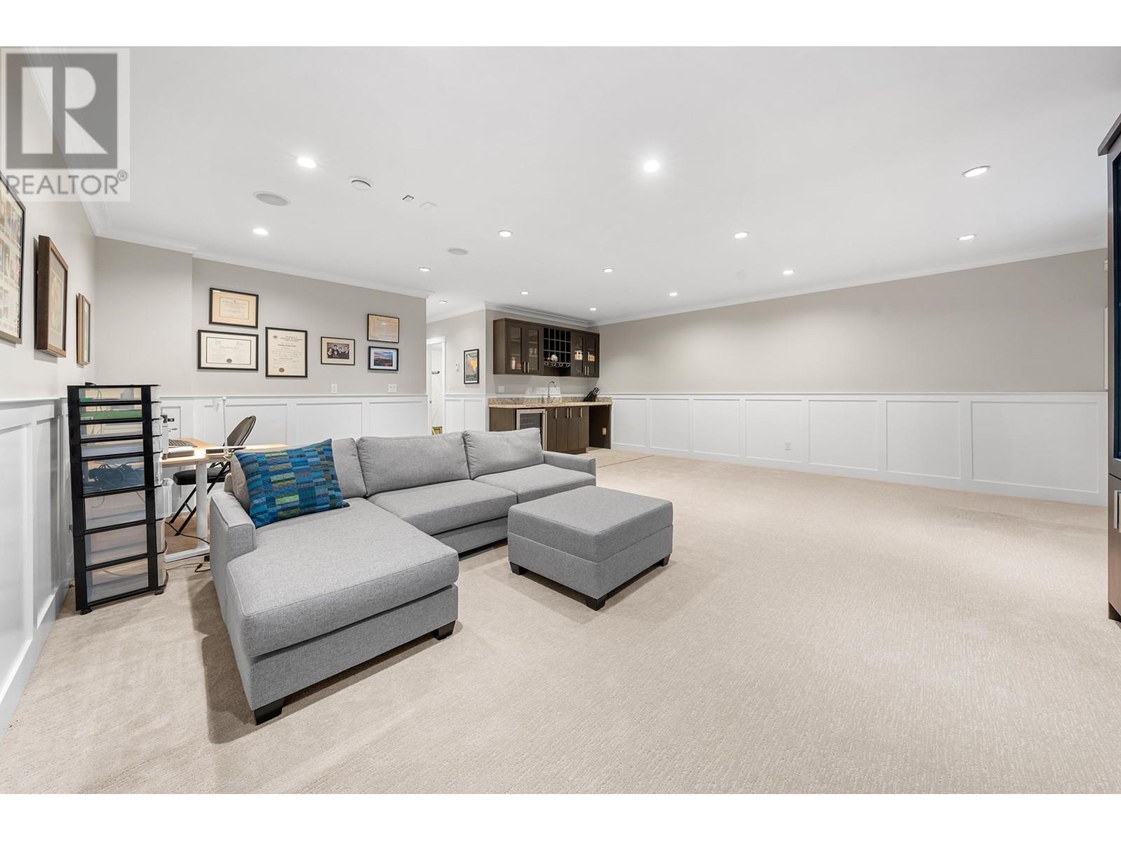 415 W 16th Street, North Vancouver, British Columbia  V7M 1V1 - Photo 25 - R2975095