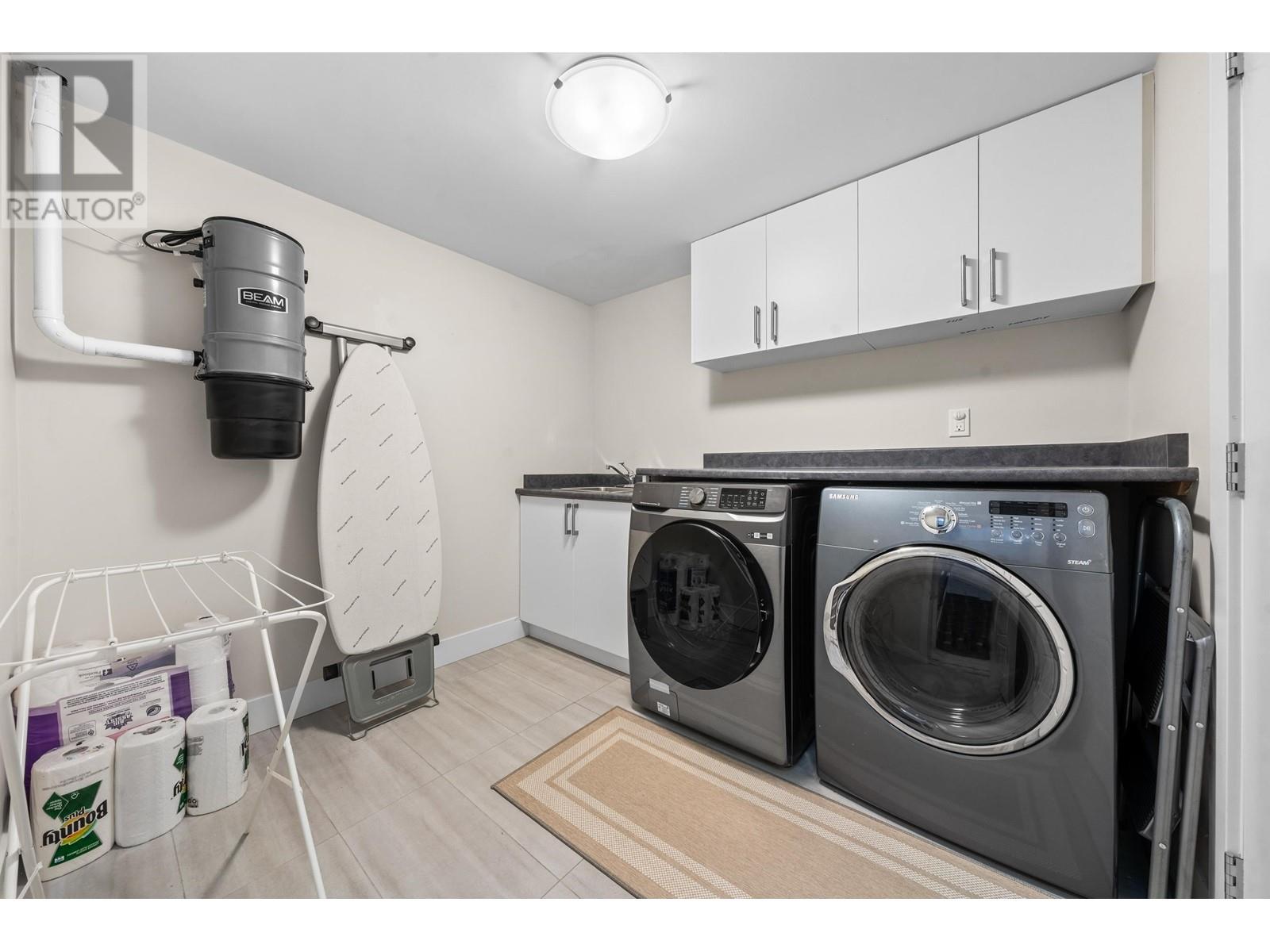 415 W 16th Street, North Vancouver, British Columbia  V7M 1V1 - Photo 30 - R2975095