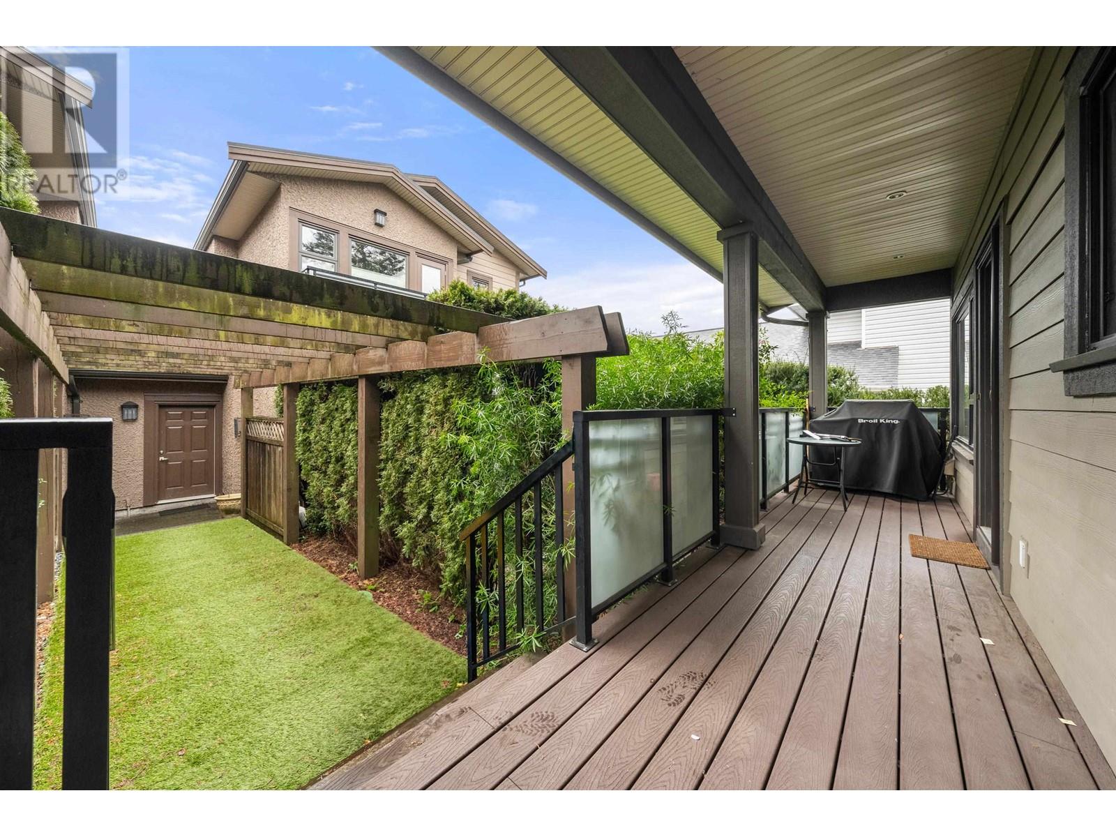 415 W 16th Street, North Vancouver, British Columbia  V7M 1V1 - Photo 32 - R2975095