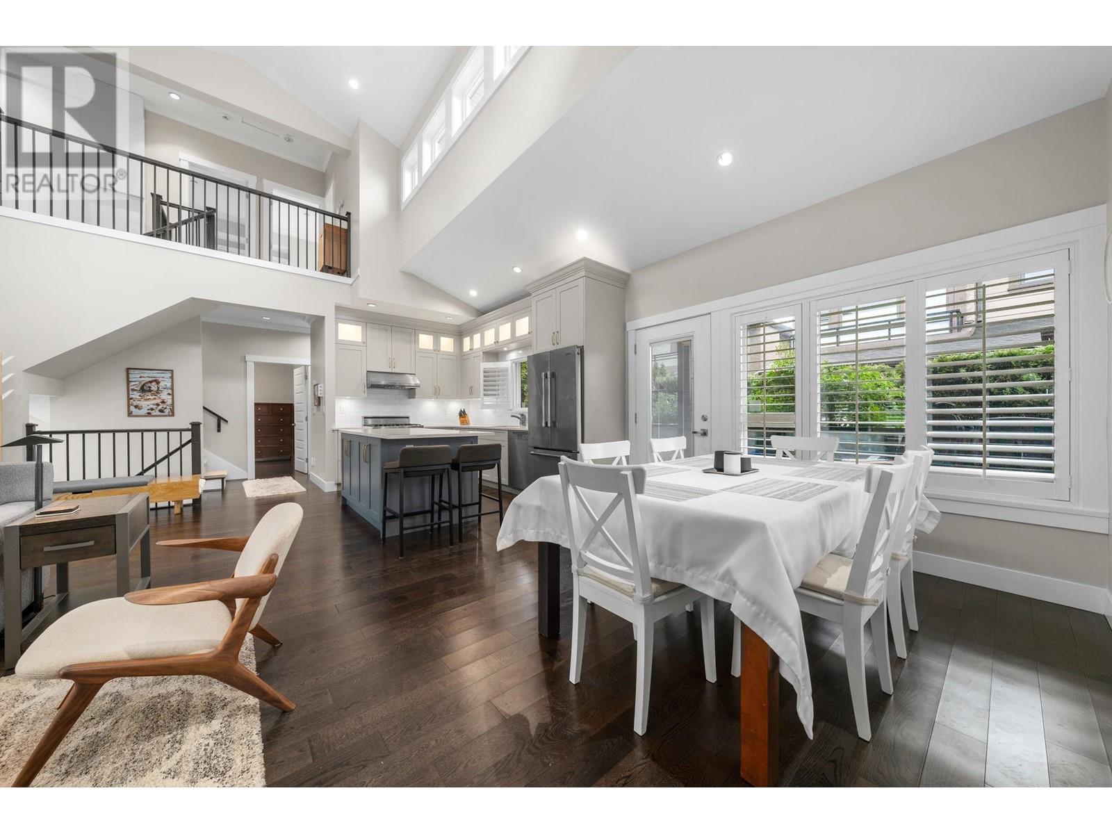 415 W 16th Street, North Vancouver, British Columbia  V7M 1V1 - Photo 7 - R2975095