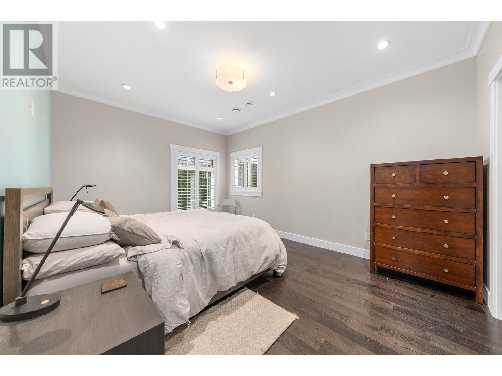 415 W 16th Street, North Vancouver, British Columbia  V7M 1V1 - Photo 15 - R2975090