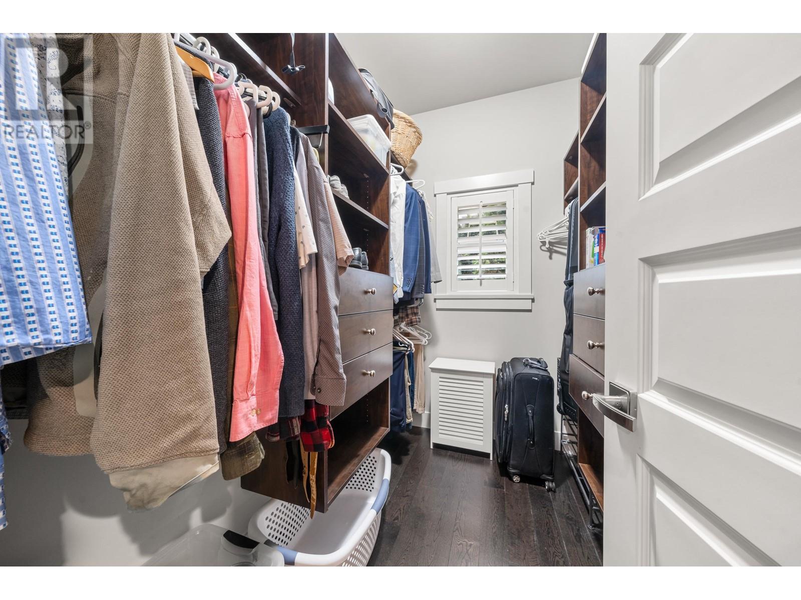 415 W 16th Street, North Vancouver, British Columbia  V7M 1V1 - Photo 16 - R2975090