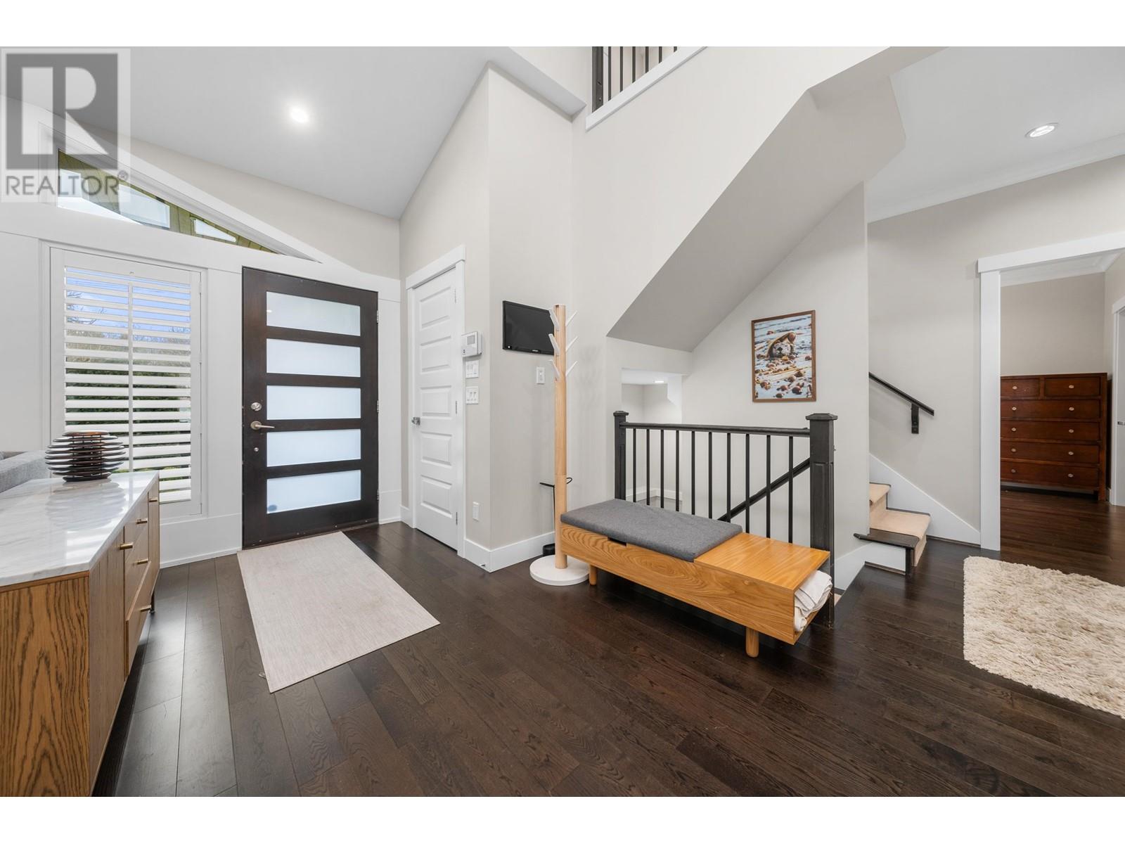 Property at 415 W 16TH STREET image 2