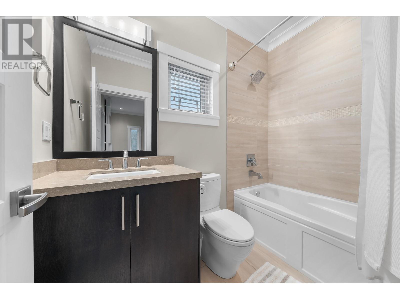 415 W 16th Street, North Vancouver, British Columbia  V7M 1V1 - Photo 23 - R2975090