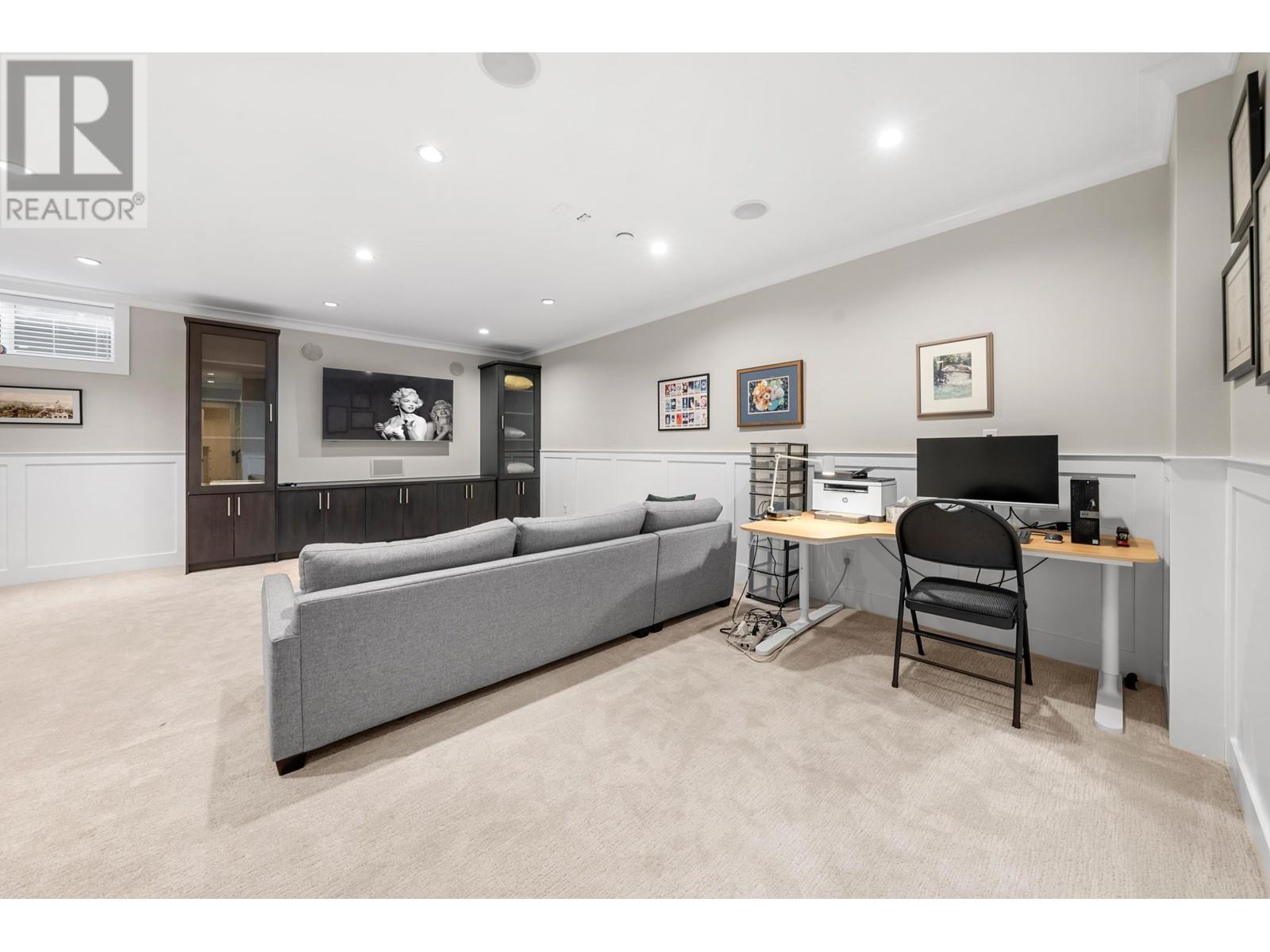 415 W 16th Street, North Vancouver, British Columbia  V7M 1V1 - Photo 24 - R2975090